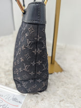 LOUIS VUITTON BLUE MINI LIN LUCILLE PM