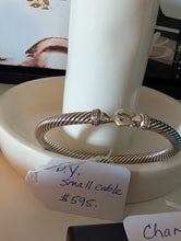 David Yurman Buckle Classic Cable Bracelet in sterling silver with pavé diamonds. Size small.. Excellent condition