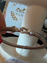 David Yurman Buckle Classic Cable Bracelet in sterling silver with pavé diamonds. Size small.. Excellent condition