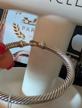 David Yurman Buckle Classic Cable Bracelet in sterling silver with pavé diamonds. Size small.. Excellent condition