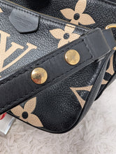 LOUIS VUITTON BICOLOR POCHETTE ACCESSORIES