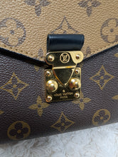 LOUIS VUITTON MONOGRAM REVERSE METIS POCHETTE