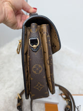 LOUIS VUITTON MONOGRAM REVERSE METIS POCHETTE