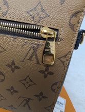 LOUIS VUITTON MONOGRAM REVERSE METIS POCHETTE