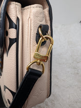 LOUIS VUITTON LIMITED EDITION CRAFTY METIS POCHETTE