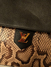 LOUIS VUITTON LOCKME MM PYTHON