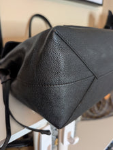 LOUIS VUITTON LOCKME MM PYTHON