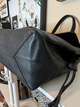 LOUIS VUITTON LOCKME MM PYTHON