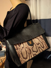 LOUIS VUITTON LOCKME MM PYTHON