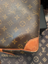 LOUIS VUITTON PORTE DOCUMENTS VOYAGE BRIEFCASE with LOUIS VUITTON MONOGRAM STRAP WITH SHOULDER PAD