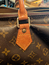 LOUIS VUITTON PORTE DOCUMENTS VOYAGE BRIEFCASE with LOUIS VUITTON MONOGRAM STRAP WITH SHOULDER PAD