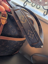 LOUIS VUITTON PORTE DOCUMENTS VOYAGE BRIEFCASE with LOUIS VUITTON MONOGRAM STRAP WITH SHOULDER PAD