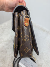 LOUIS VUITTON LIMITED EDITION TRAVEL PATCHES METIS POCHETTE