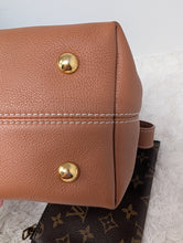 LOUIS VUITTON COGNAC LOW KEY HOBO
