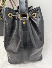 LOUIS VUITTON EPI PETIT NOE