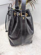 LOUIS VUITTON EPI PETIT NOE