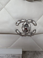 CHANEL 19 WHITE MED/LGE