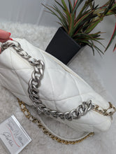 CHANEL 19 WHITE MED/LGE