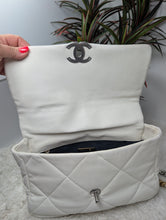CHANEL 19 WHITE MED/LGE
