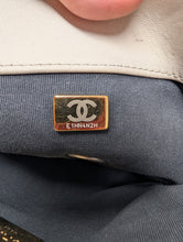 CHANEL 19 WHITE MED/LGE