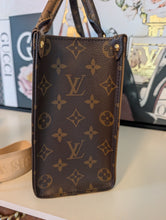 LOUIS VUITTON REVERSE ONTHEGO PM