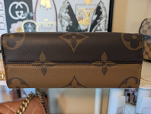 LOUIS VUITTON REVERSE ONTHEGO PM