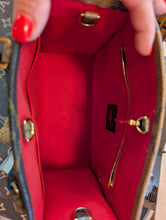 LOUIS VUITTON REVERSE ONTHEGO PM