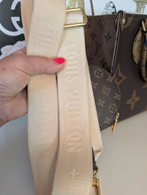 LOUIS VUITTON REVERSE ONTHEGO PM