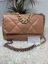 CHANEL 19 CARAMEL
