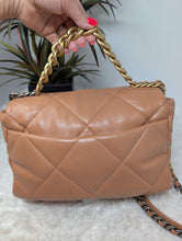 CHANEL 19 CARAMEL