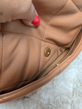 CHANEL 19 CARAMEL
