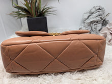 CHANEL 19 CARAMEL