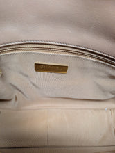 CHANEL 19 CARAMEL