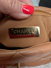CHANEL 19 CARAMEL