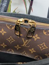 LOUIS VUITTON MONOGRAM FLOWER TOTE, NOIR