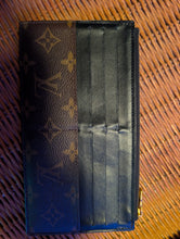 LOUIS VUITTON NOIR SLIM WALLET