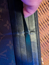 LOUIS VUITTON NOIR SLIM WALLET