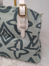 LOUIS VUITTON Menthe Tahitienne Cabas PM