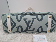 LOUIS VUITTON Menthe Tahitienne Cabas PM