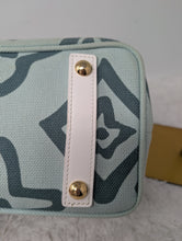 LOUIS VUITTON Menthe Tahitienne Cabas PM