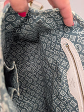 LOUIS VUITTON Menthe Tahitienne Cabas PM