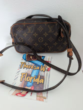LOUIS VUITTON MARLY BANDOULIERE