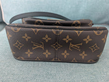 LOUIS VUITTON MONOGRAM PASSY, LIKE NEW