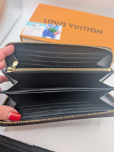 LOUIS VUITTON REVERSE MONOGRAM ZIPPY WALLET, VERY EXCELLENT