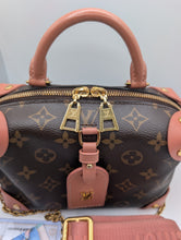 LOUIS VUITTON PETIT MALLE SOUPLE, MINT CONDITION