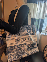 DIOR VIP GWP BLUE TOTE BAG (red available also), COA