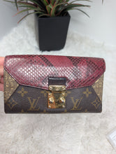LOUIS VUITTON MAJESTUEUX WALLET