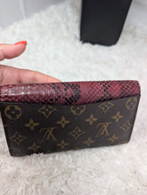 LOUIS VUITTON MAJESTUEUX WALLET