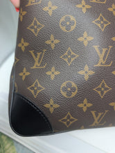 LOUIS VUITTON NOIR ODEON MM