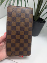 LOUIS VUITTON DE ZIPPY WALLET